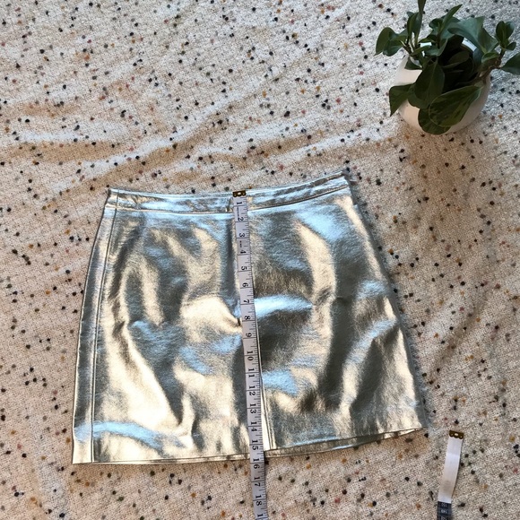 Forever 21 Futuristic Silver Pleather Mini Skirt - Picture 12 of 13